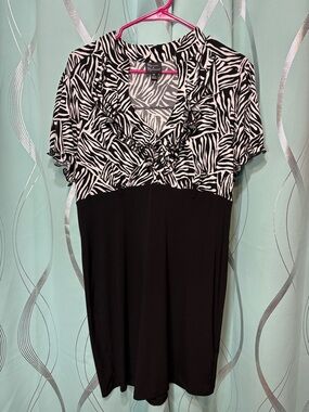 mercer & madison Black and White Zebra Ruffle V-Neck Dress